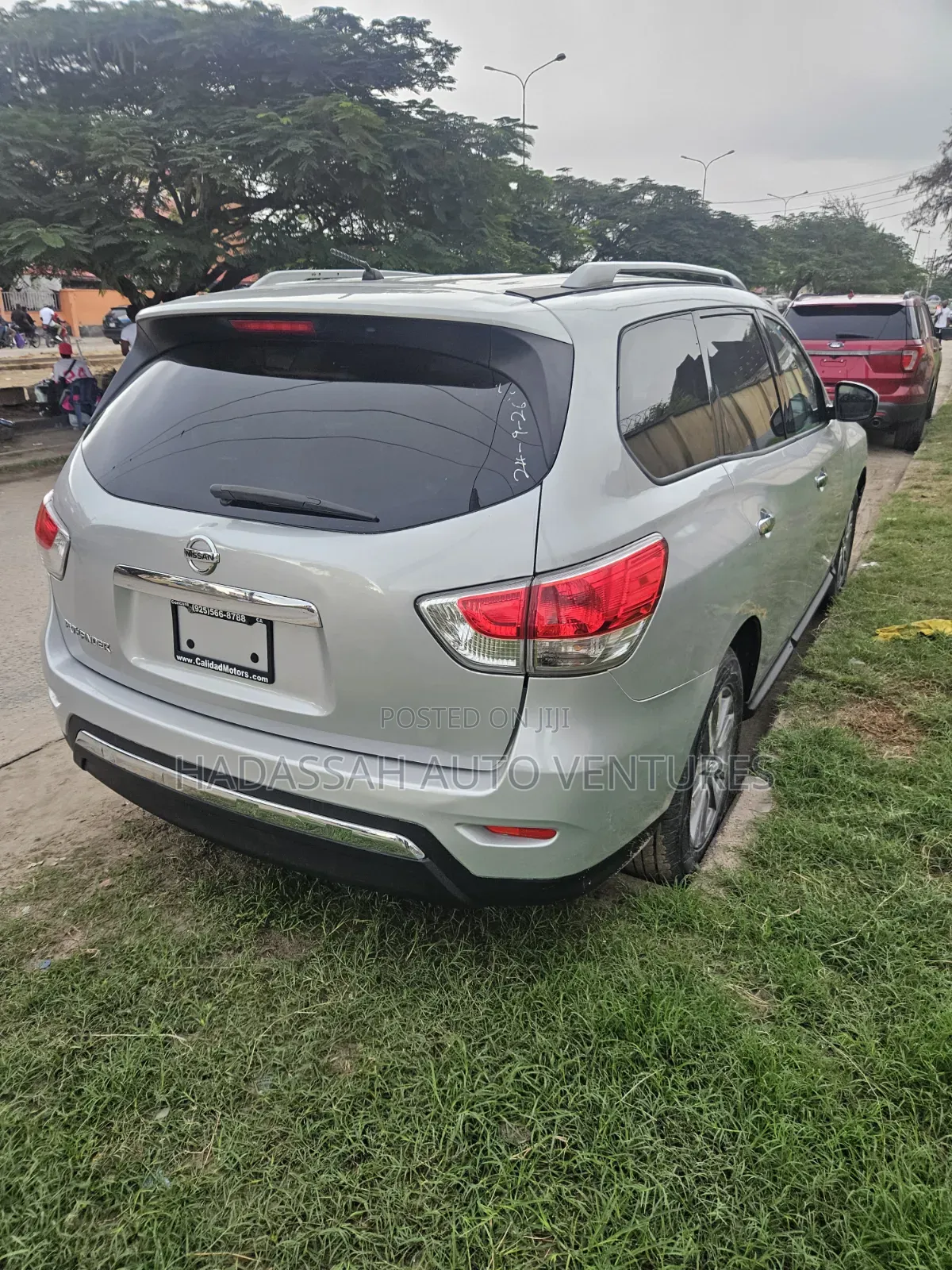 Nissan Pathfinder 2016 Silver