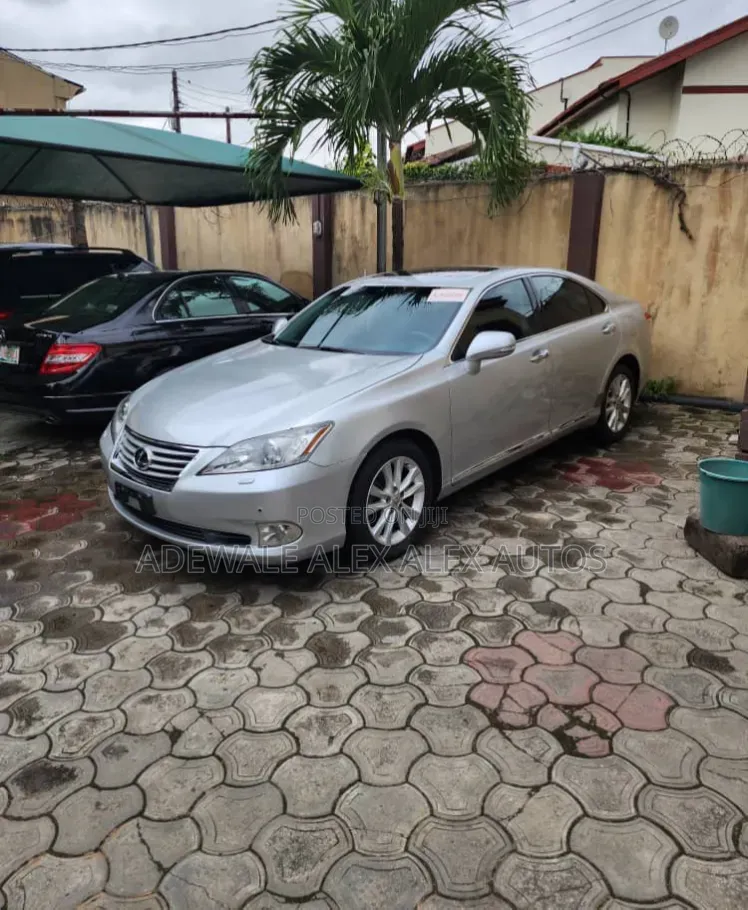 Lexus ES 2012 Silver
