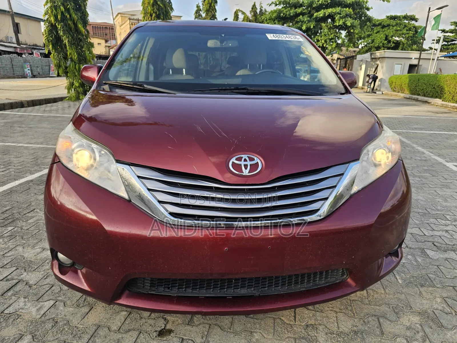 Toyota Sienna XLE 8 Passenger (3.5L 6cyl 8A) 2017 Red