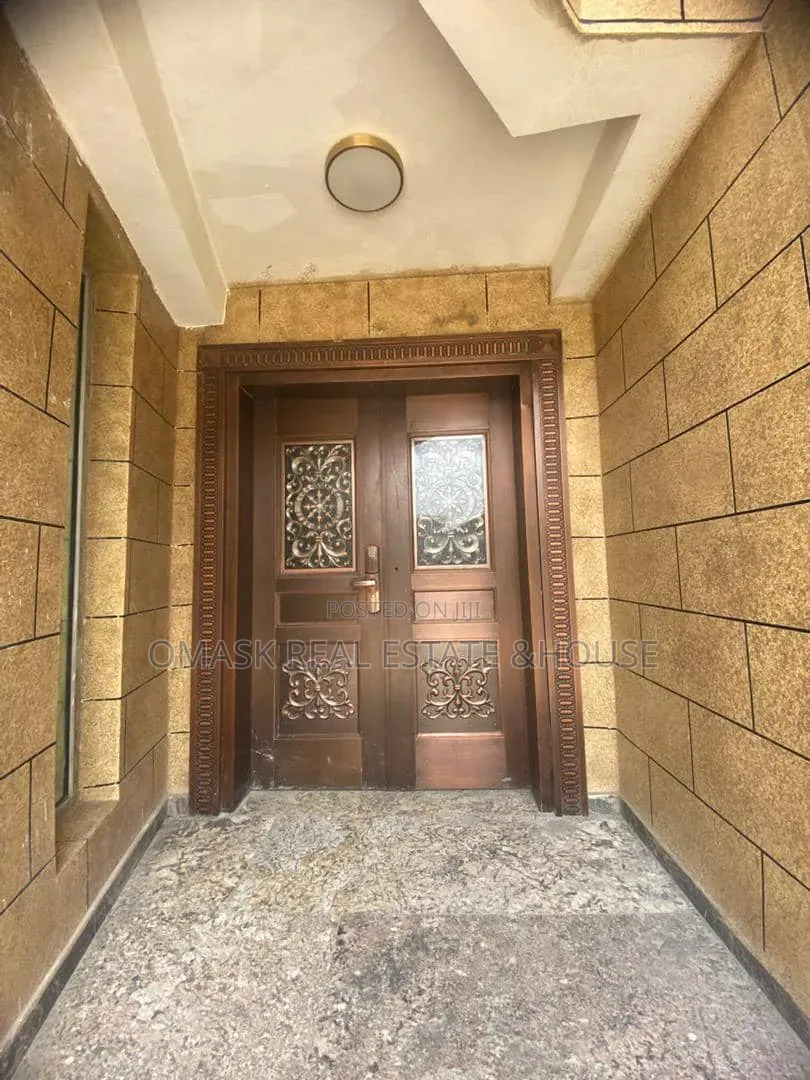 4bdrm House in Banana Island for sale