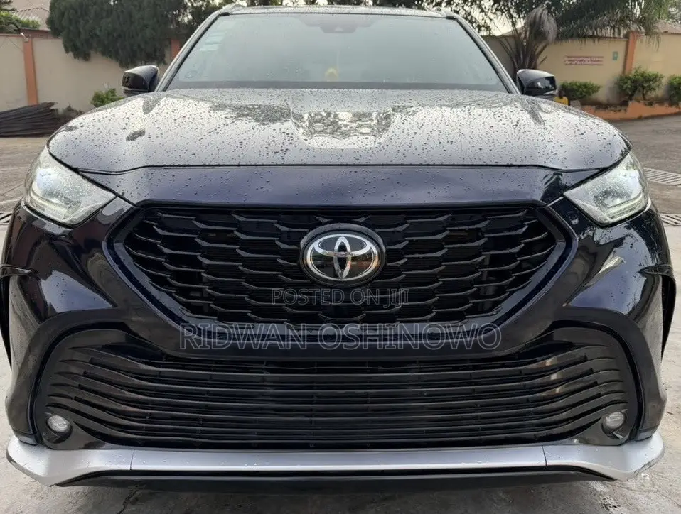 Toyota Highlander XSE 2021 Blue
