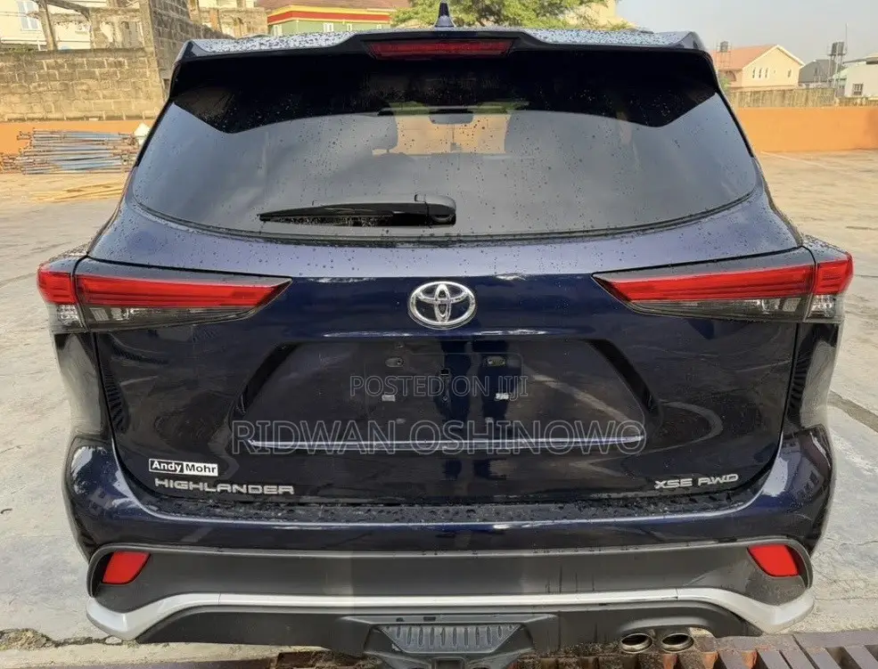 Toyota Highlander XSE 2021 Blue