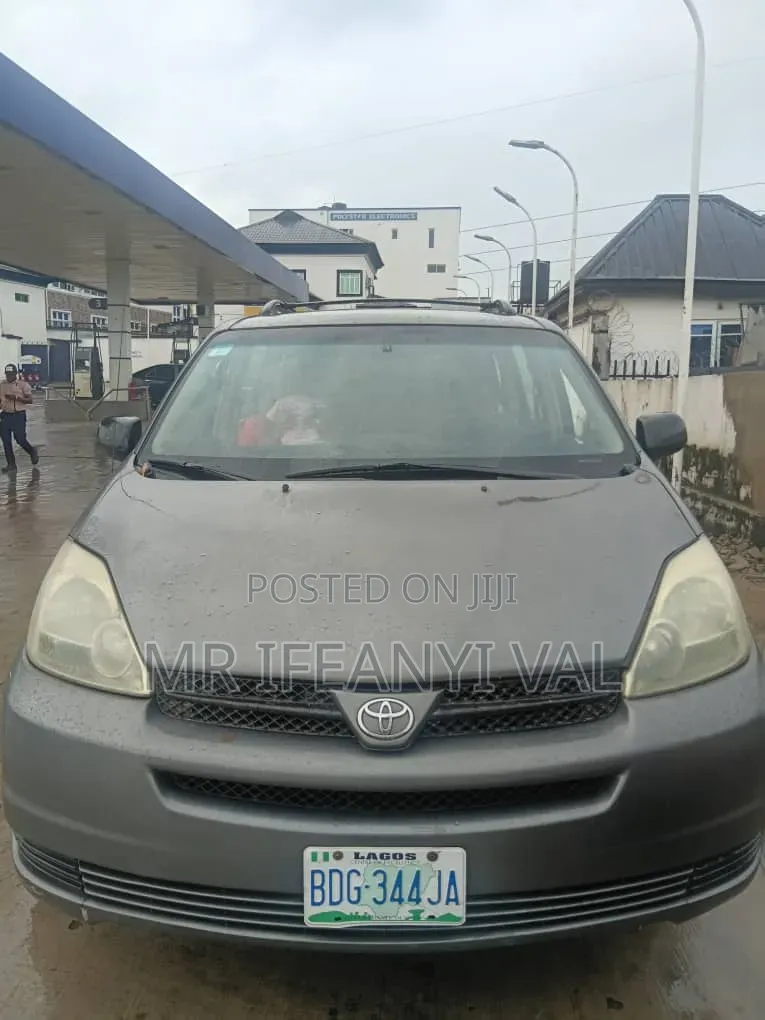 Toyota Sienna CE 2005 Gray