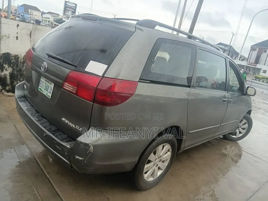 Toyota Sienna CE 2005 Gray