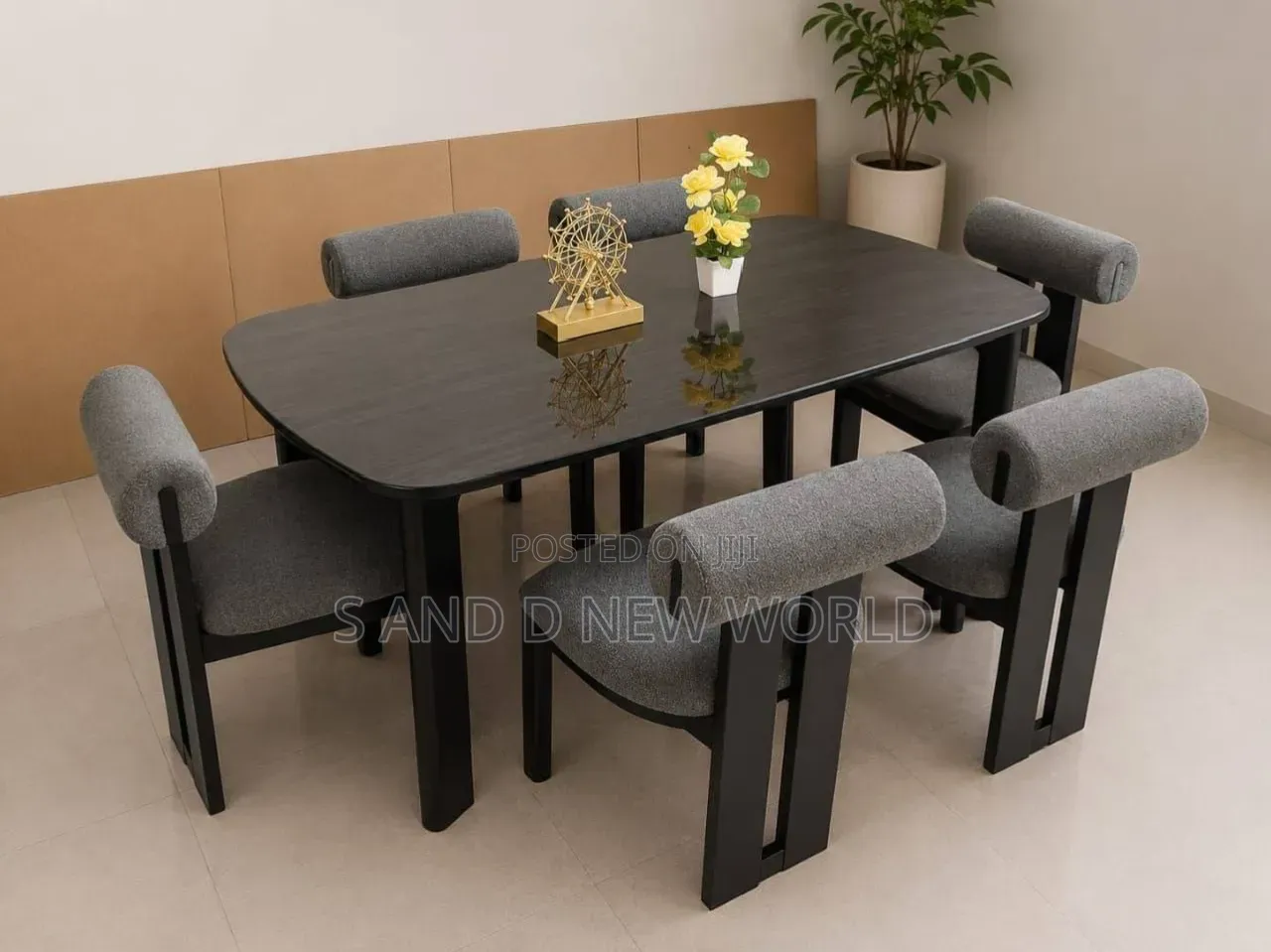 Royal Dinning Table
