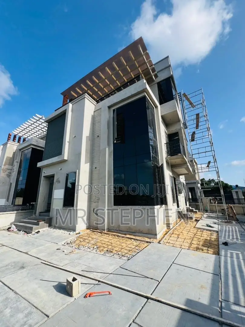 4bdrm Duplex in Alaka Estate for sale