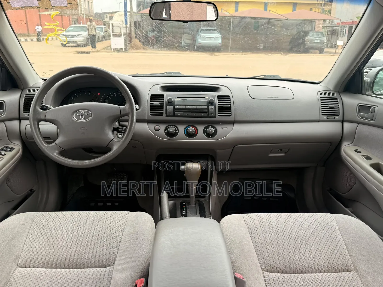 Toyota Camry LE 4dr Sedan (2.4L 4cyl 5M) 2004 Gray