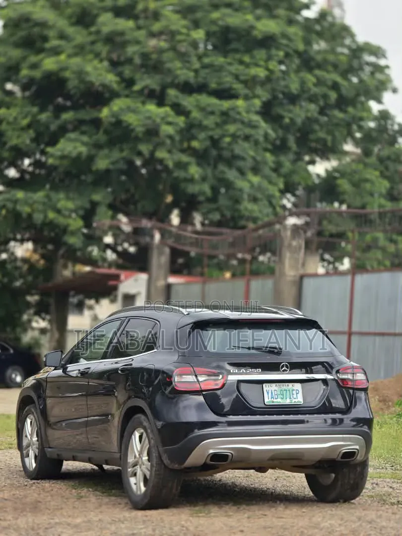 Mercedes-Benz GLA 250 2016 Black