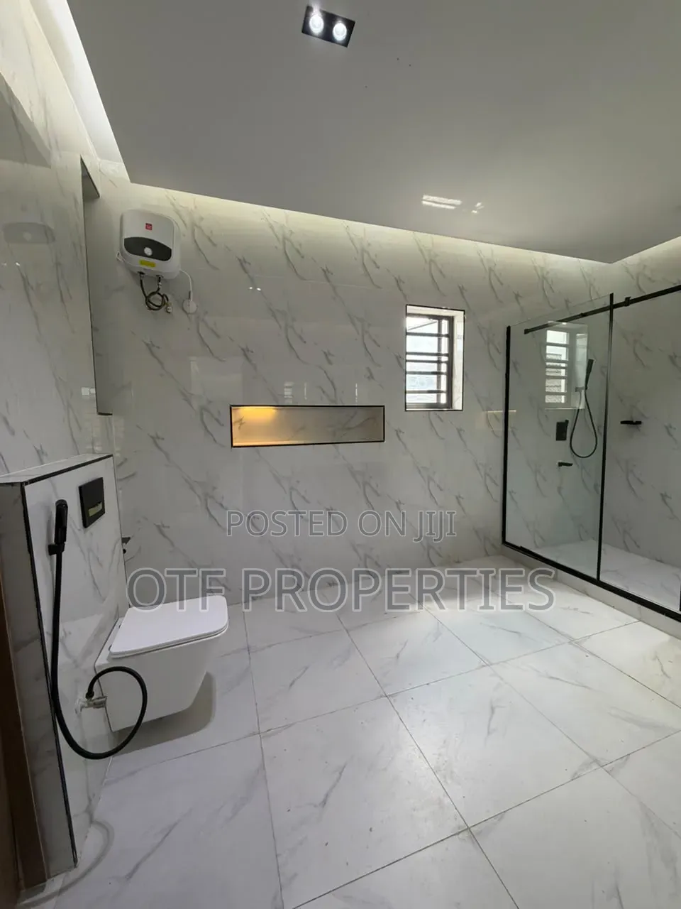 6bdrm Duplex in Apo Resettlement for sale