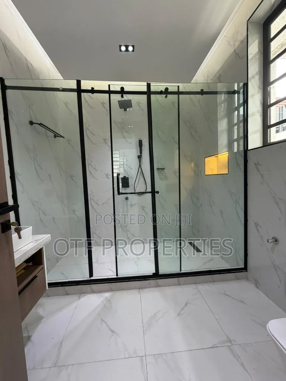 6bdrm Duplex in Apo Resettlement for sale