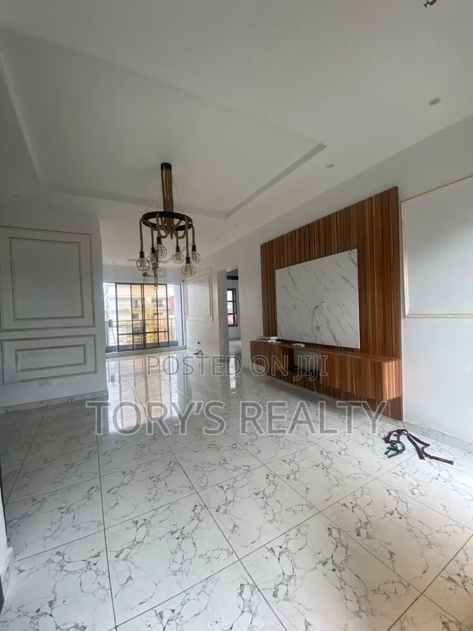 2bdrm Apartment in Lekki Phase 1 for rent