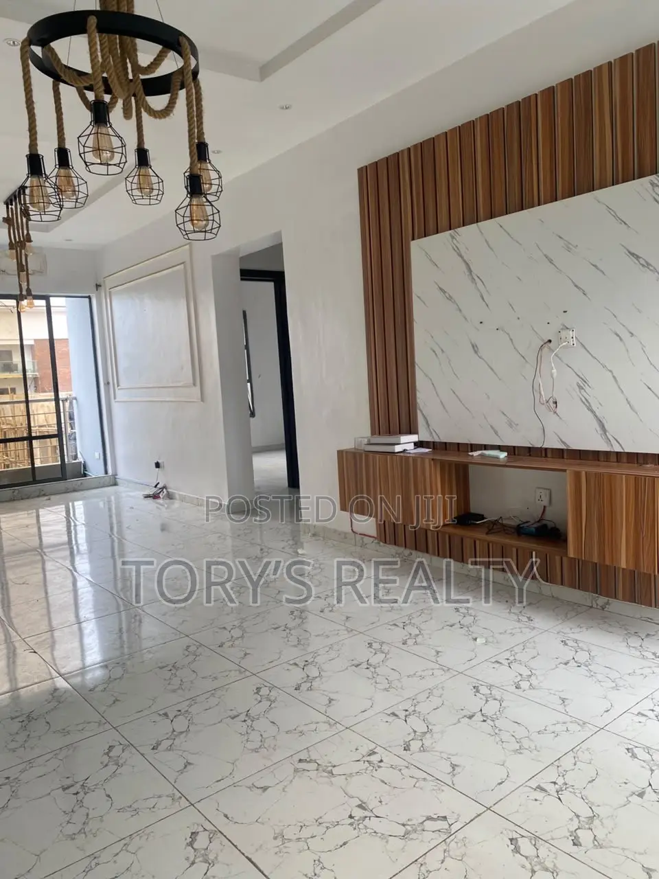 2bdrm Apartment in Lekki Phase 1 for rent