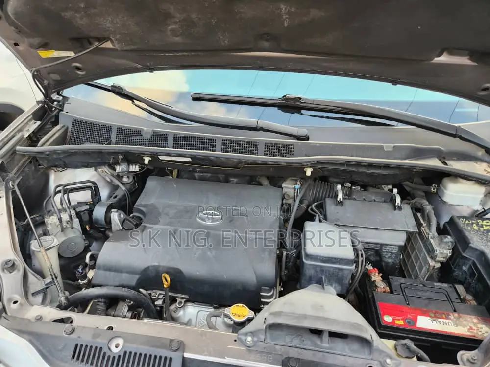 Toyota Sienna XLE 7 Passenger 2012 Silver