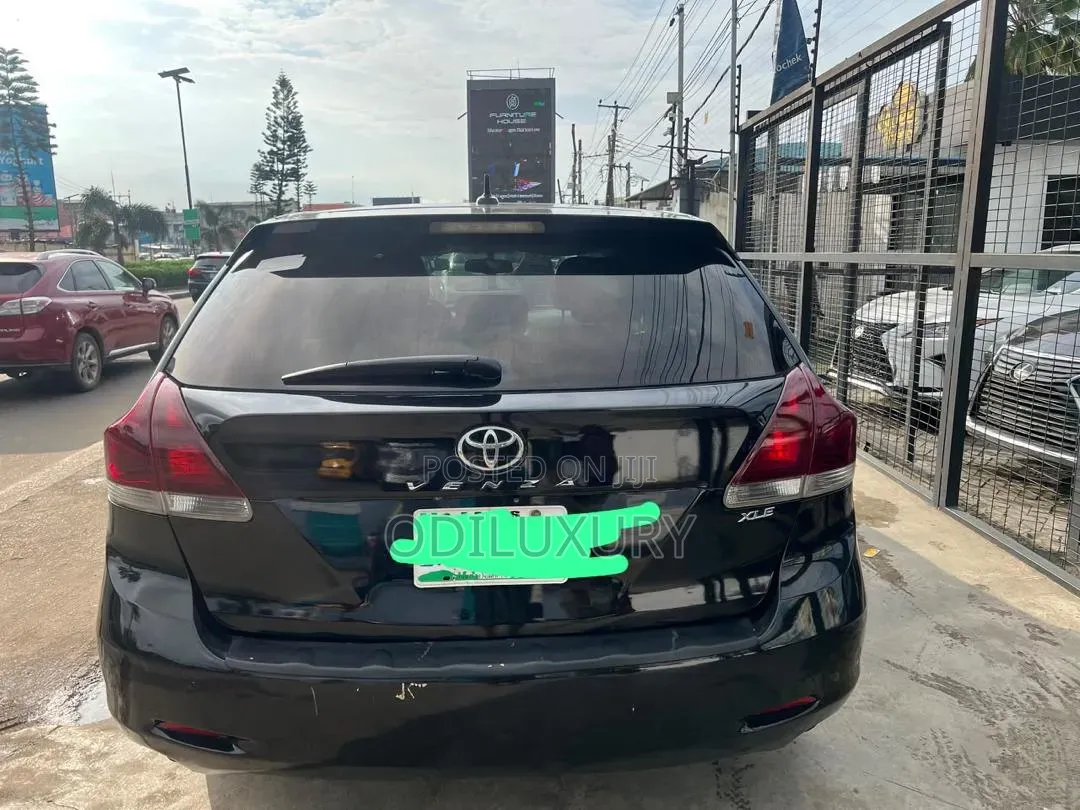 Toyota Venza XLE 2012 Black