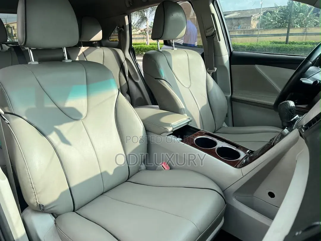 Toyota Venza XLE 2012 Black