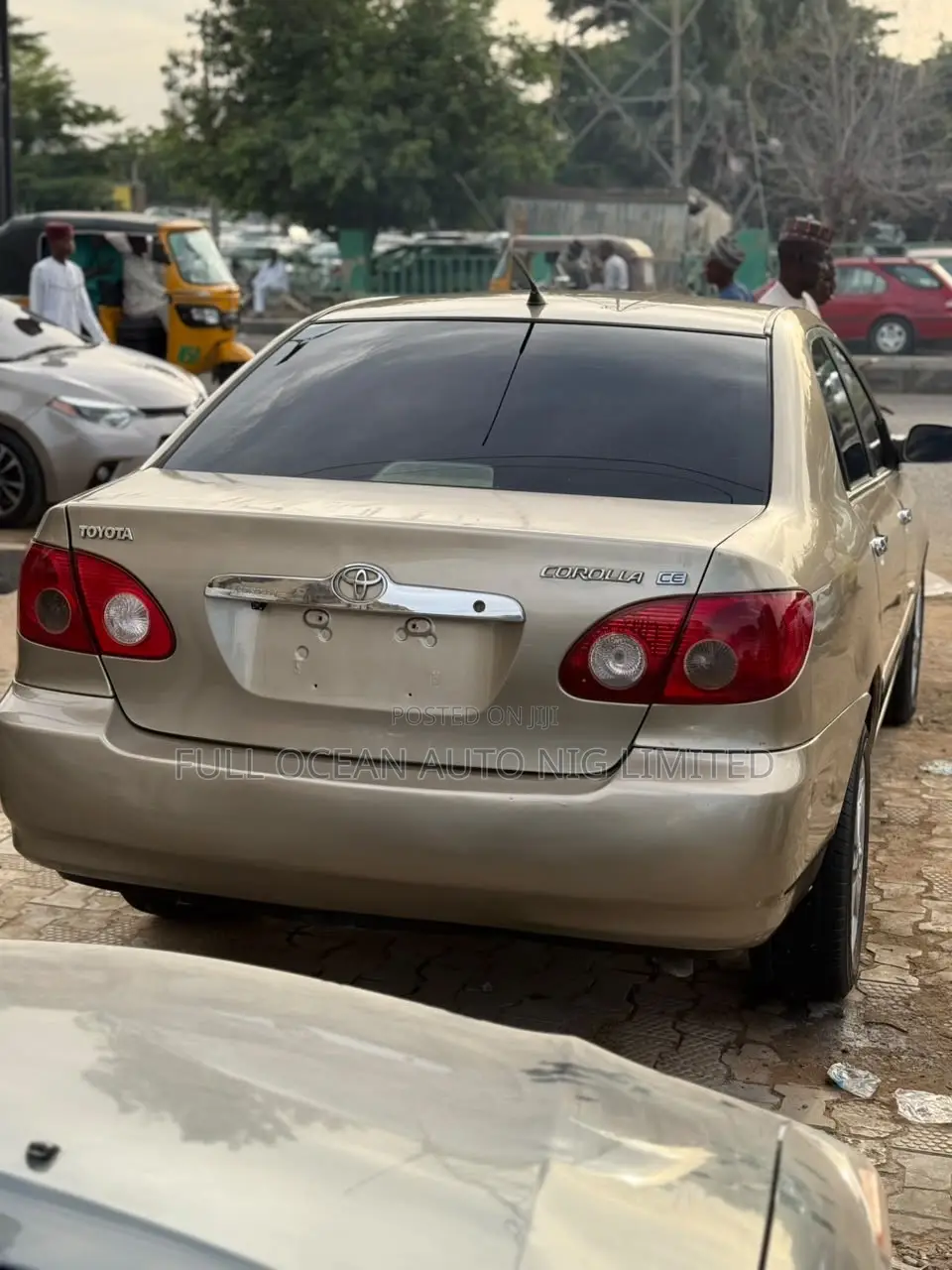 Toyota Corolla LE 2005 Gold