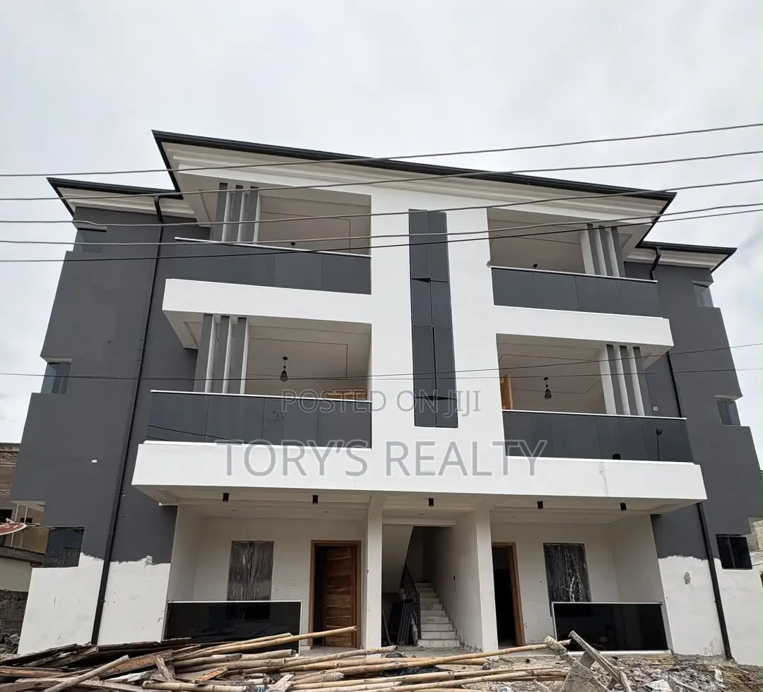 Mini Flat in Lekki Phase 1 for rent