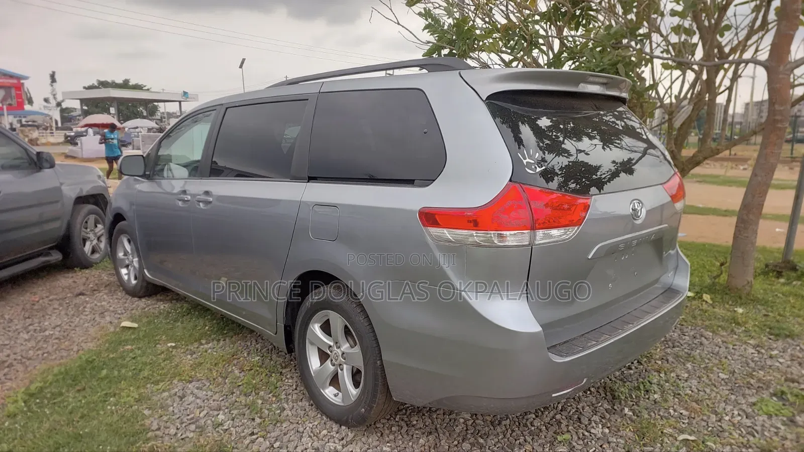 Toyota Sienna LE 8 Passenger 2011 Silver