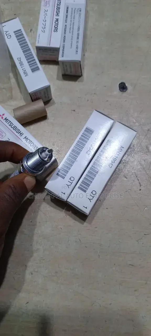 Original Spark Plugs for Mitsubishi Pajero New Model