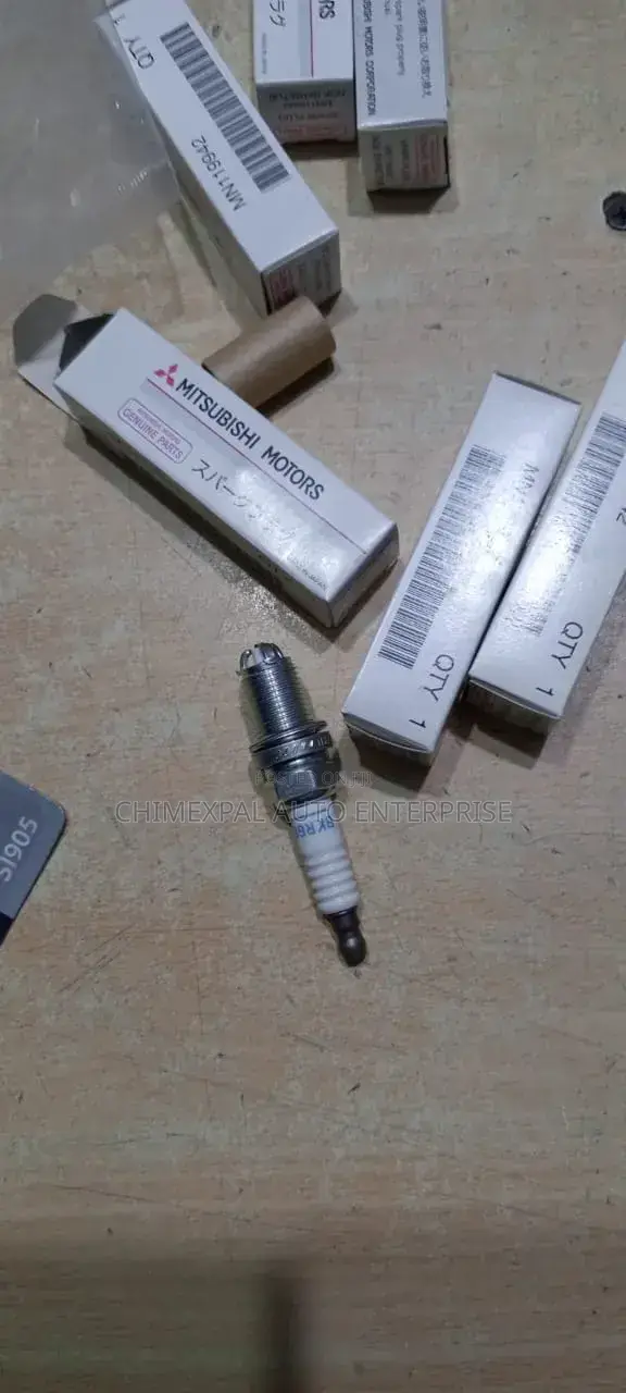 Original Spark Plugs for Mitsubishi Pajero New Model