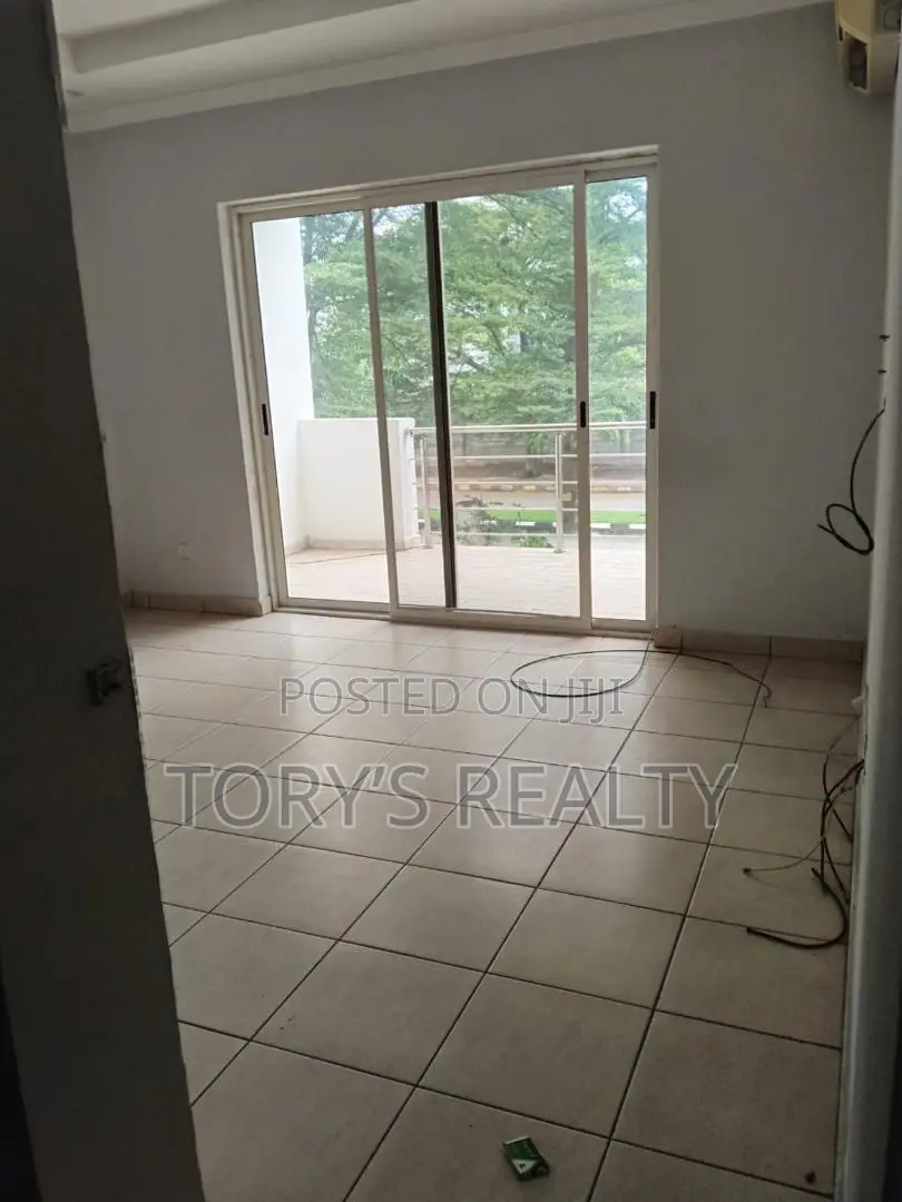 4bdrm Duplex in Banana Island for rent