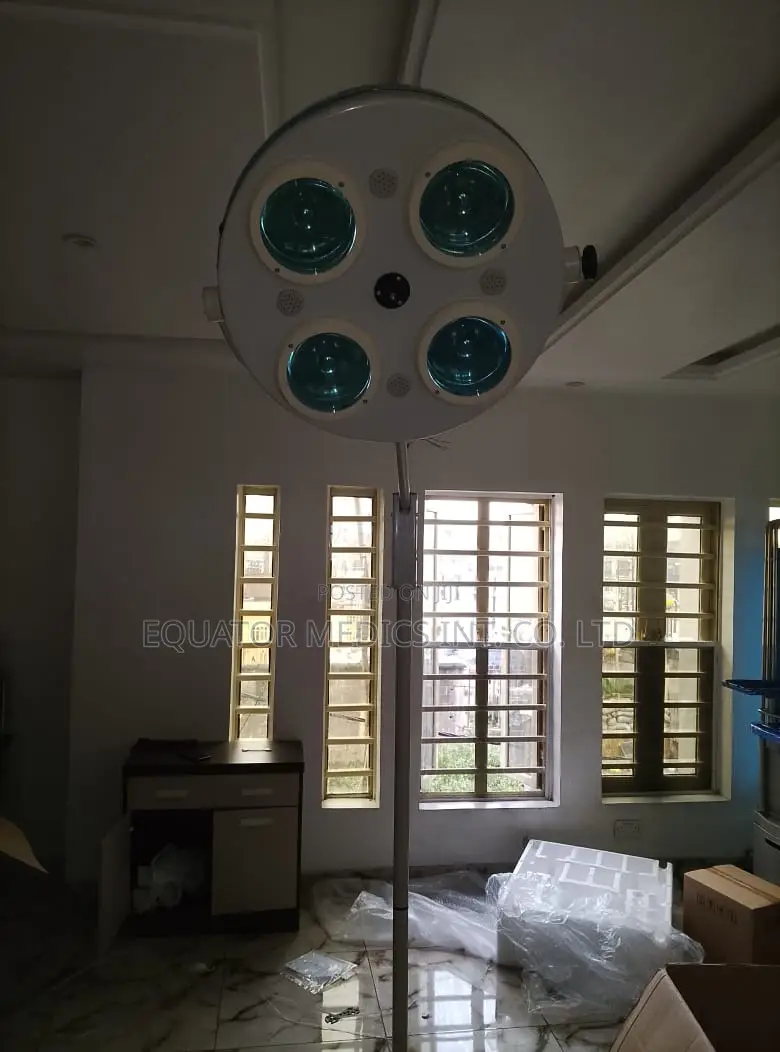 4 Holes Operating Light