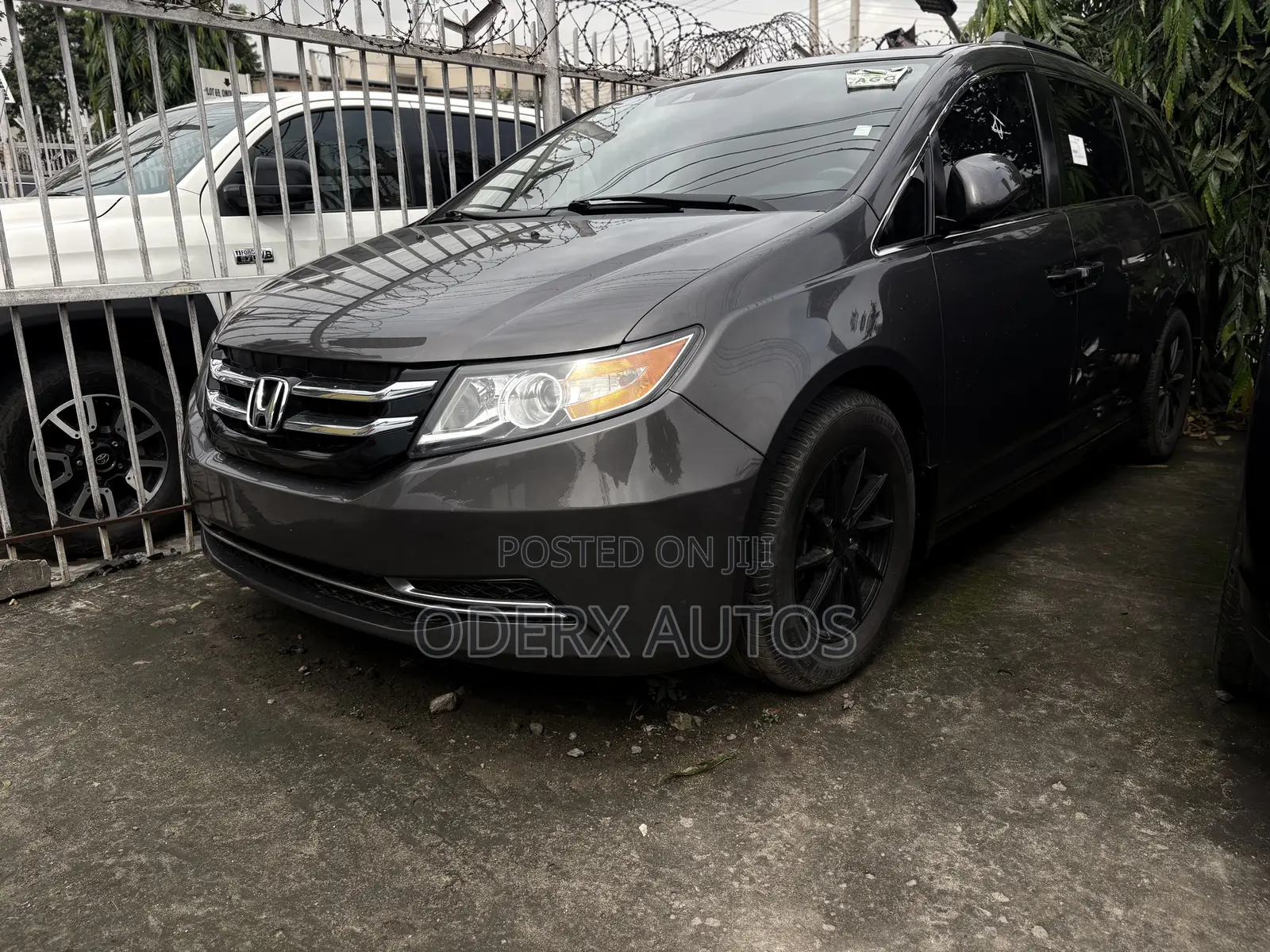 Honda Odyssey Touring Elite 4dr Minivan (3.5L 6cyl 6A) 2014 Gray