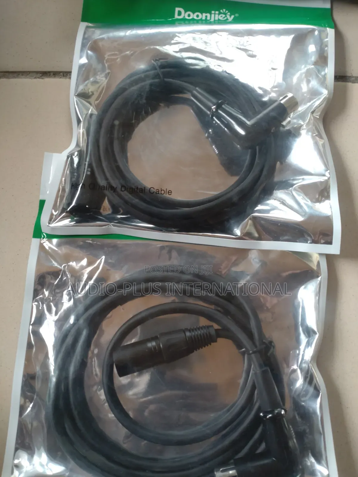 XLR Right Angle Female to Straight Male Cable. 2Meters