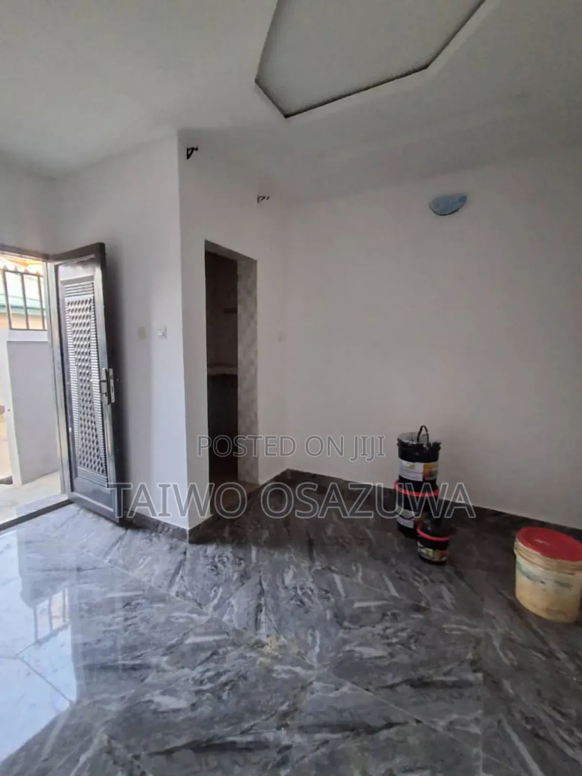 Mini Flat in Badore Road for rent