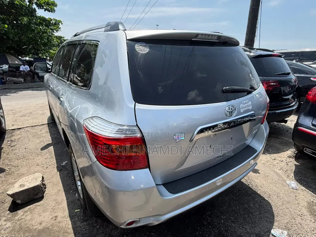 Toyota Highlander 2010 Silver