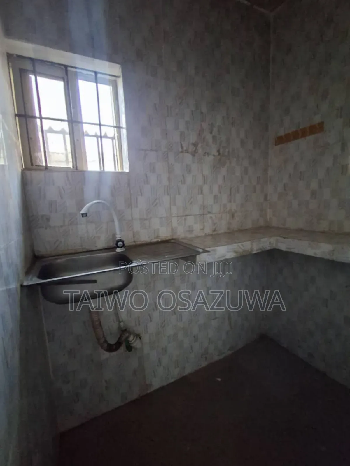 Mini Flat in Badore Road for rent