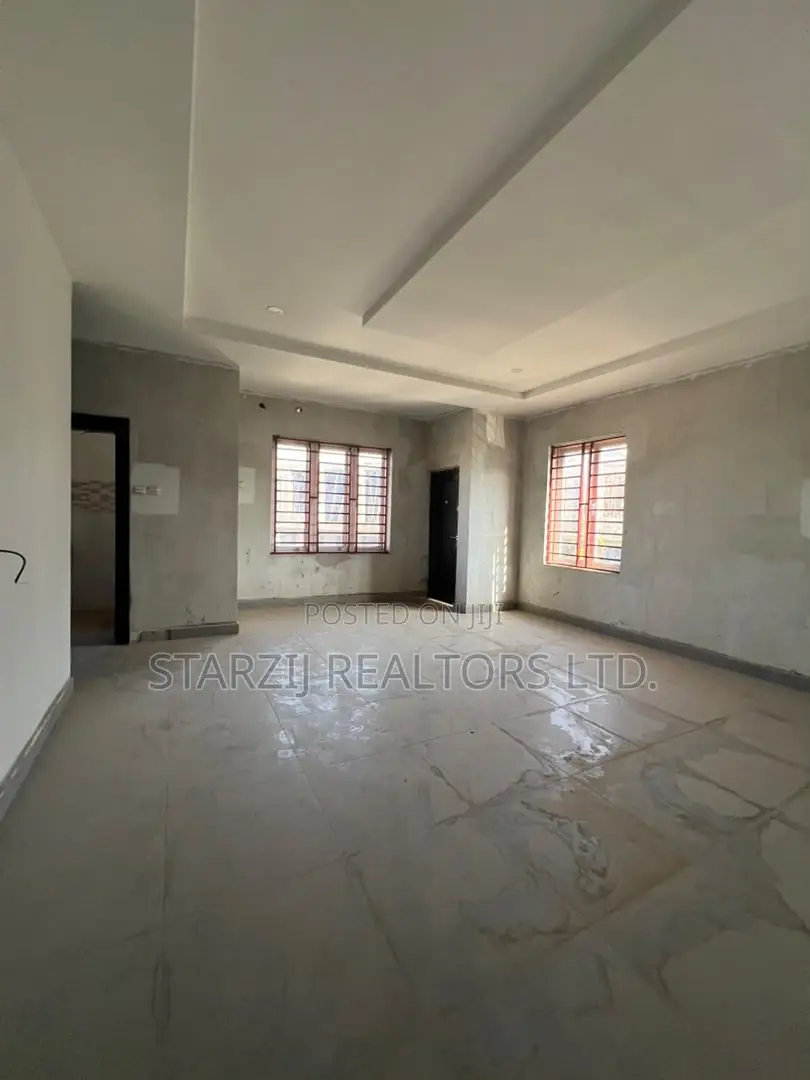 18bdrm Duplex in Jahi for sale