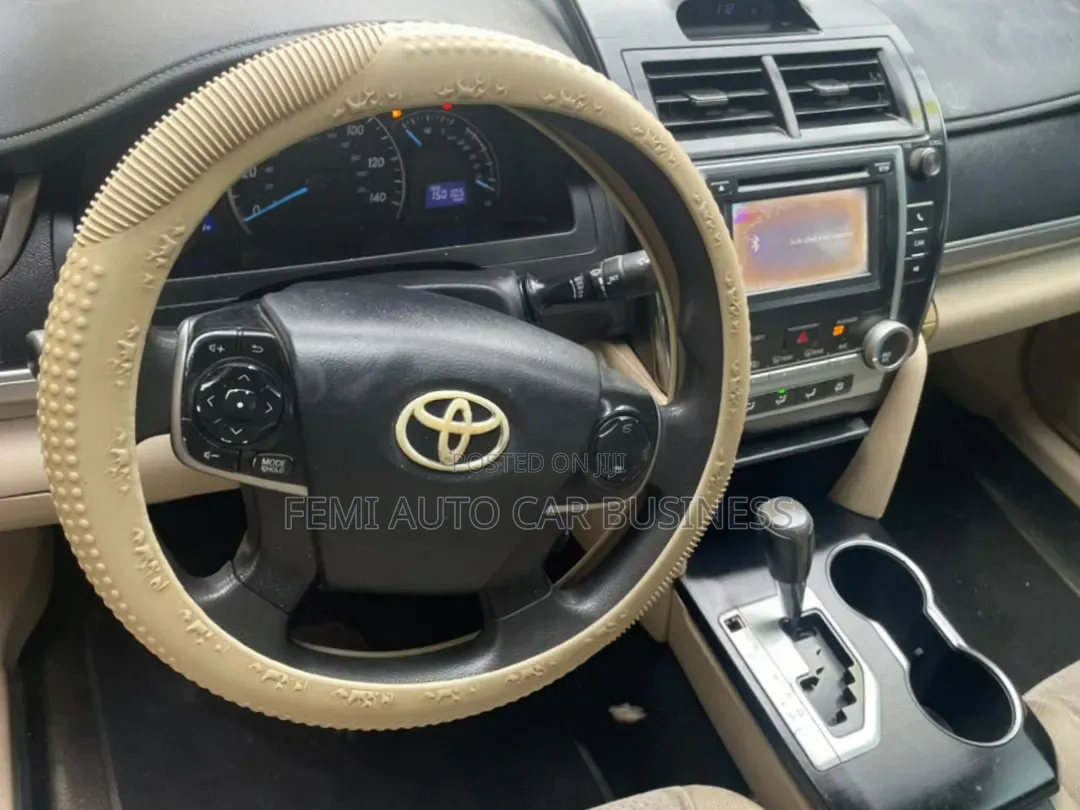 Toyota Camry 2012 Gold