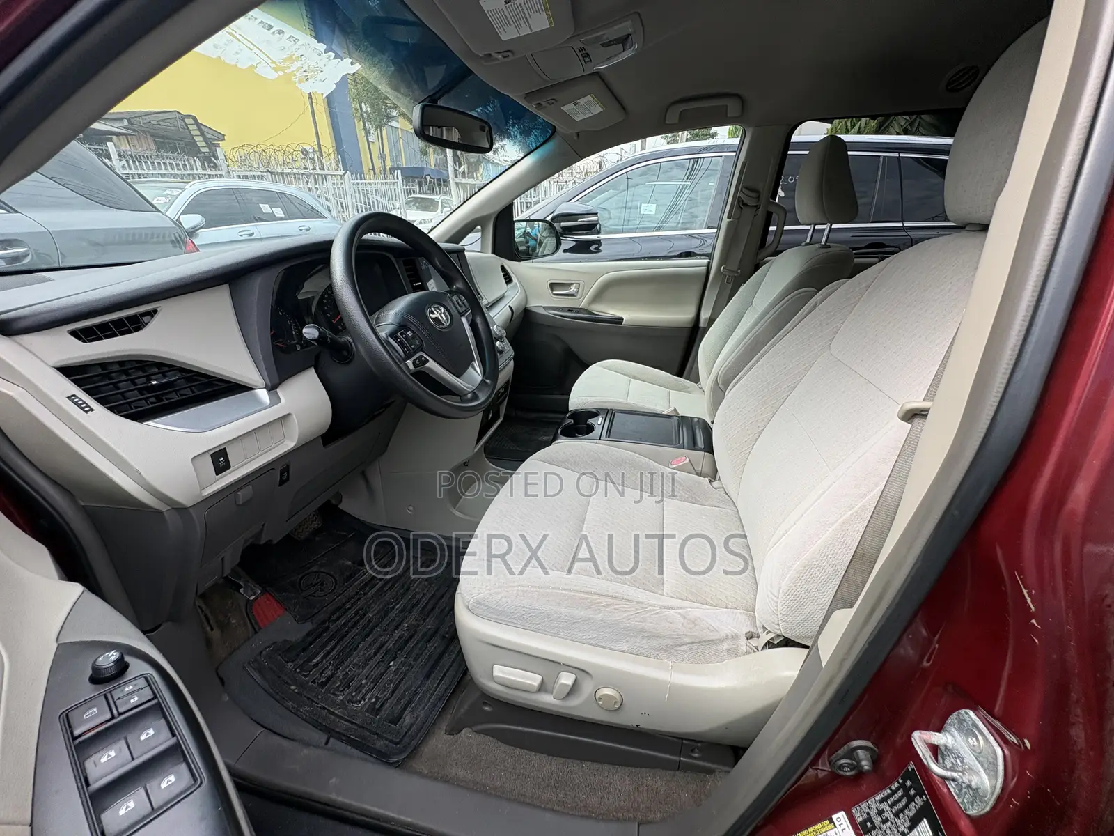 Toyota Sienna LE 8 Passenger (3.5L 6cyl 6A) 2016 Red