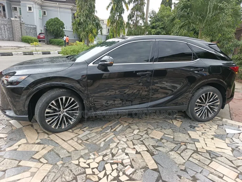 Lexus RX 350h Premium Plus AWD 2023 Black