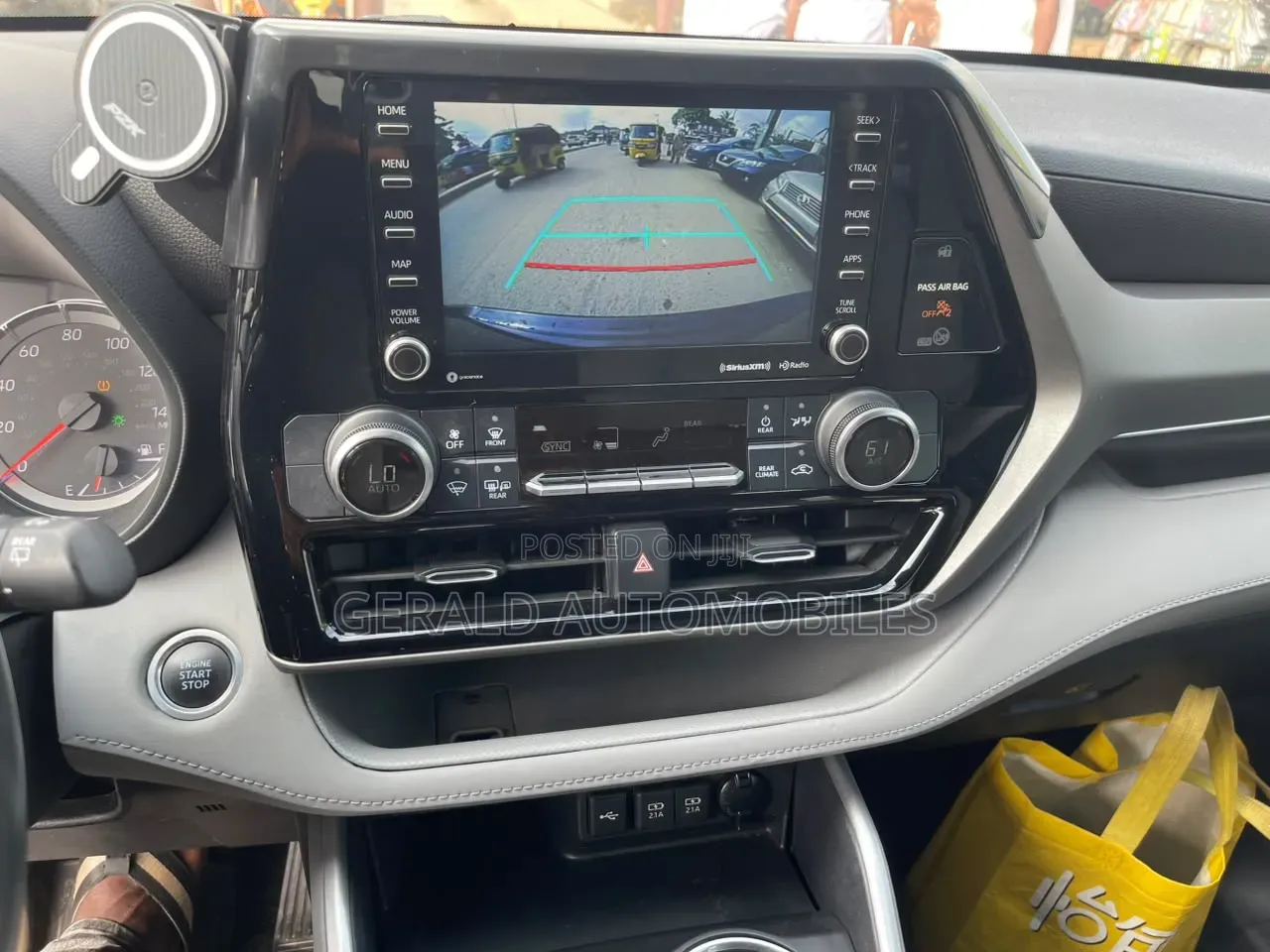 Toyota Highlander LE 2021 Black