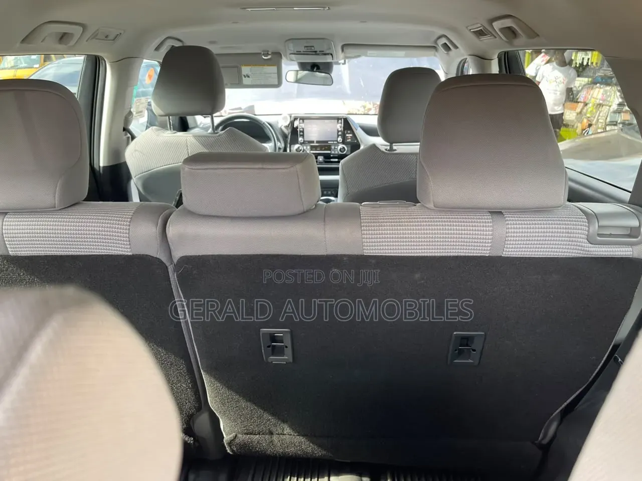 Toyota Highlander LE 2021 Black
