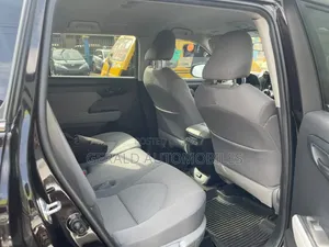 Toyota Highlander LE 2021 Black