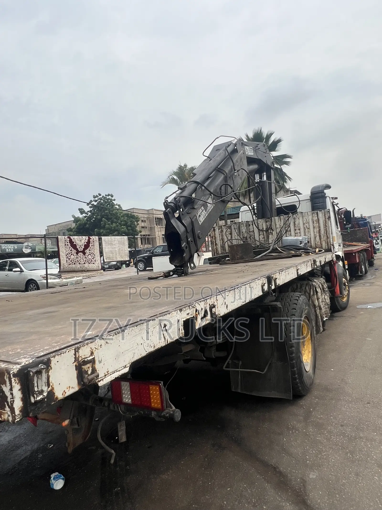 9-Ton Flatbed Hiab Truck for Hire | Heavy Equipment Handling