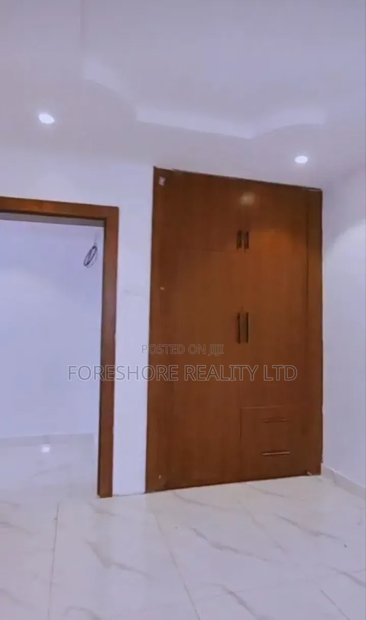 3bdrm Apartment in Off Toyin Street for rent