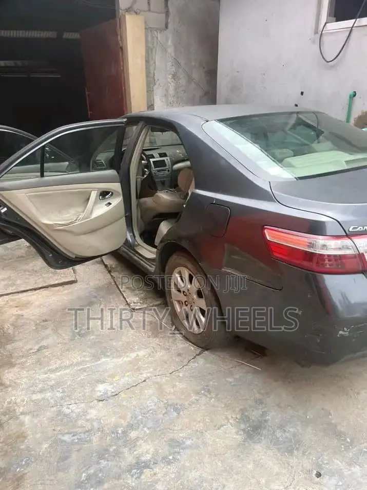 Toyota Camry 2009 Gray