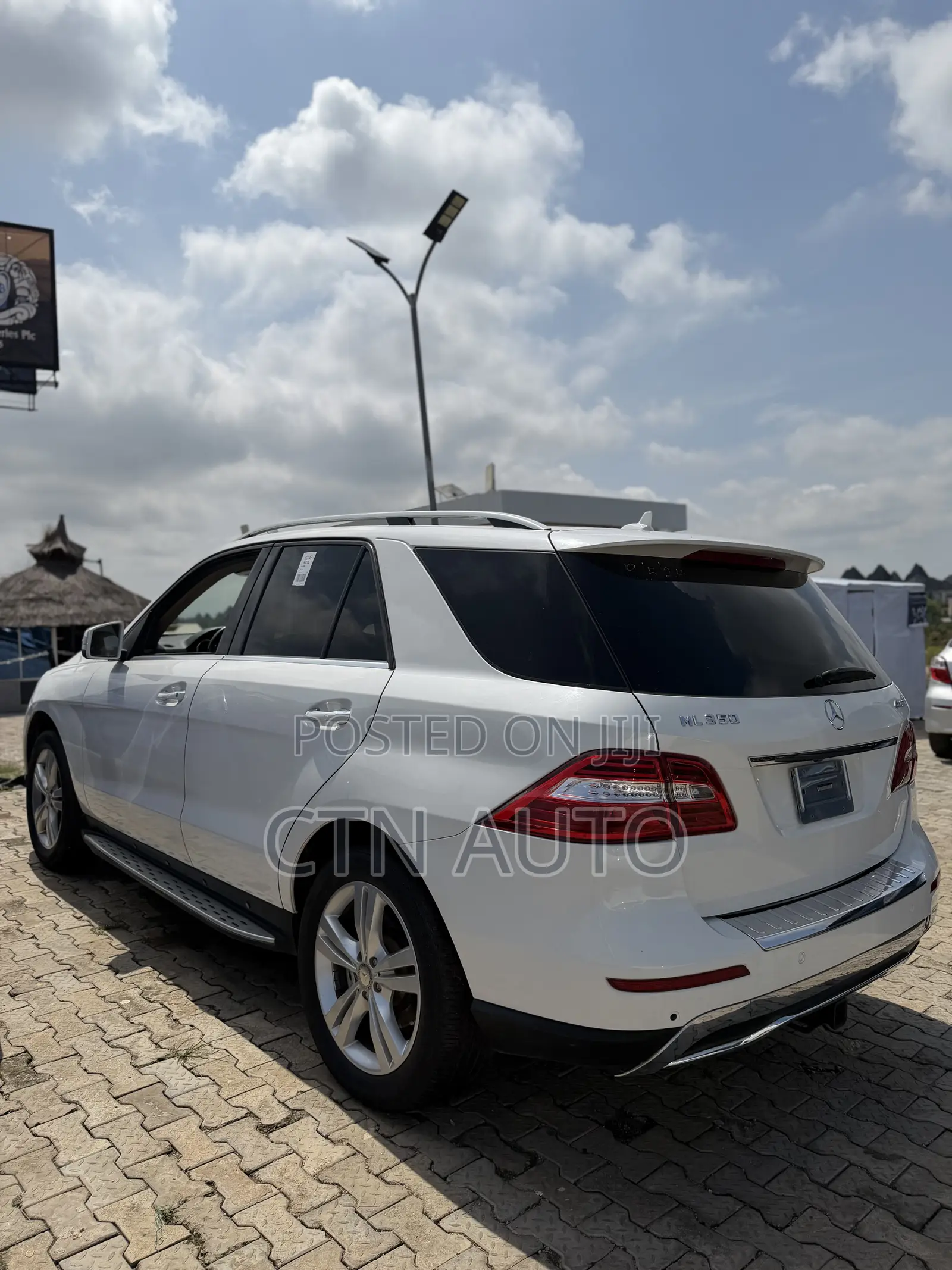 Mercedes-Benz M Class ML350 4MATIC 4dr SUV AWD (3.5L 6cyl 7A) 2014