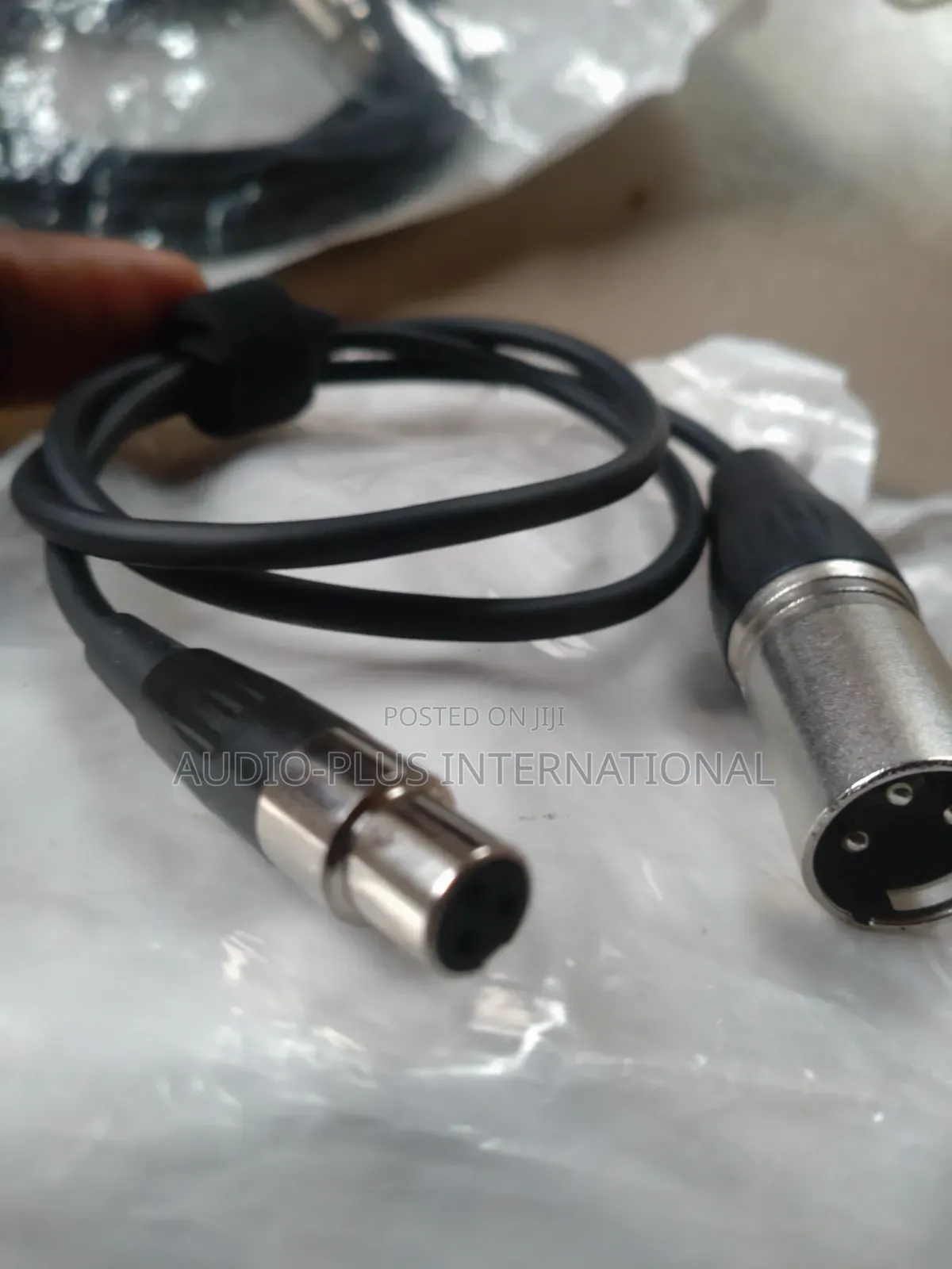 Mini Female TA3F(3pin) XLR to Male Main XLR (1meter)