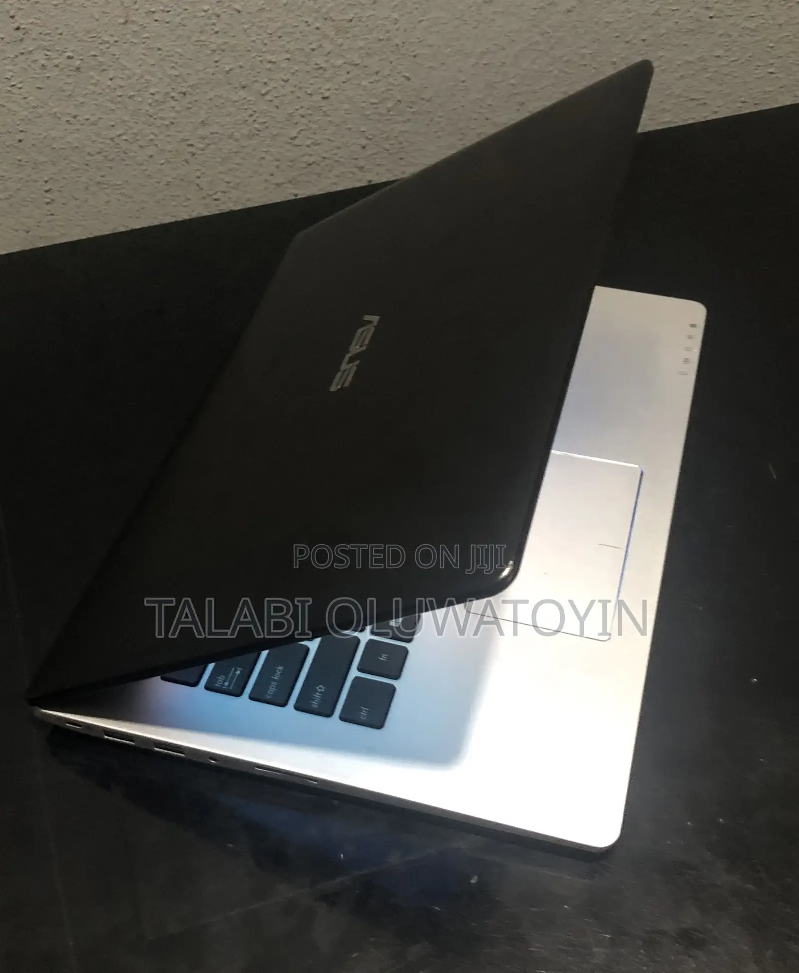 Laptop Asus VivoBook S300CA 4GB Intel Core i5 HDD 320GB