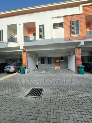 4bdrm Duplex in Chevron for sale