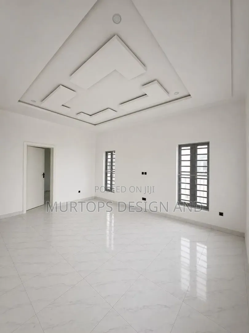Mini Flat in Lekki Phase 2 for rent