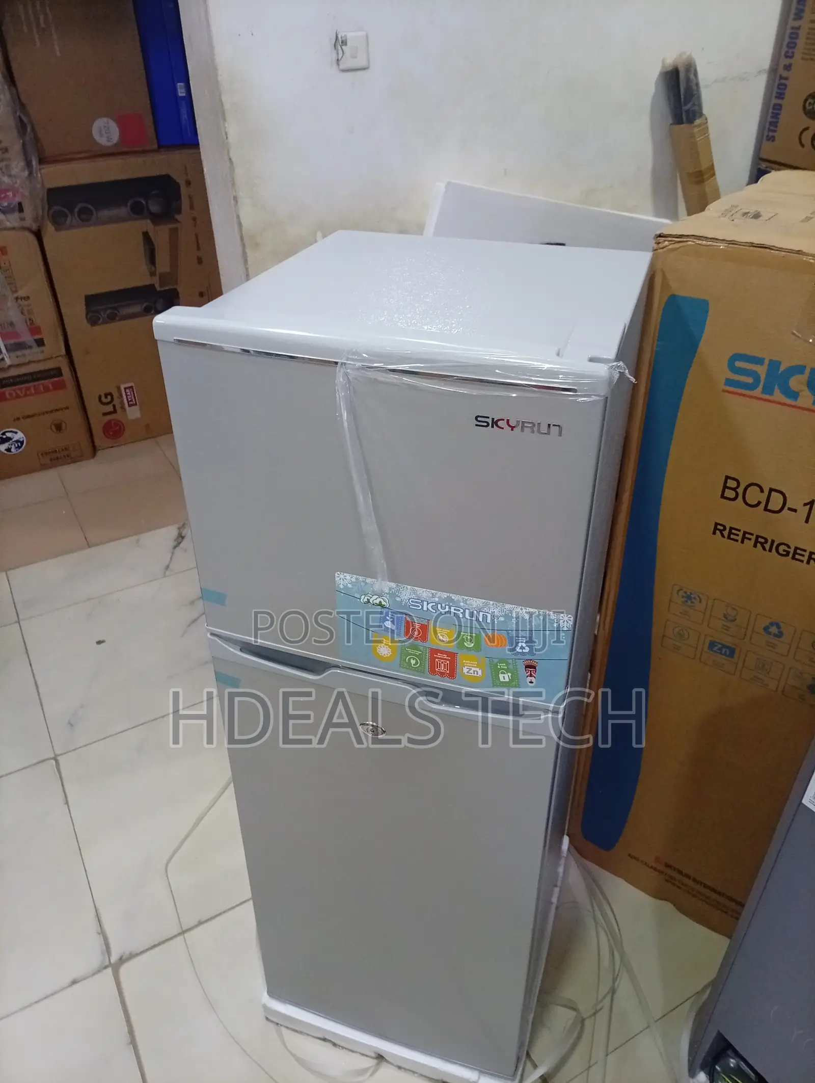 SkyRun BCD 138HC Contemporary Home Appliance