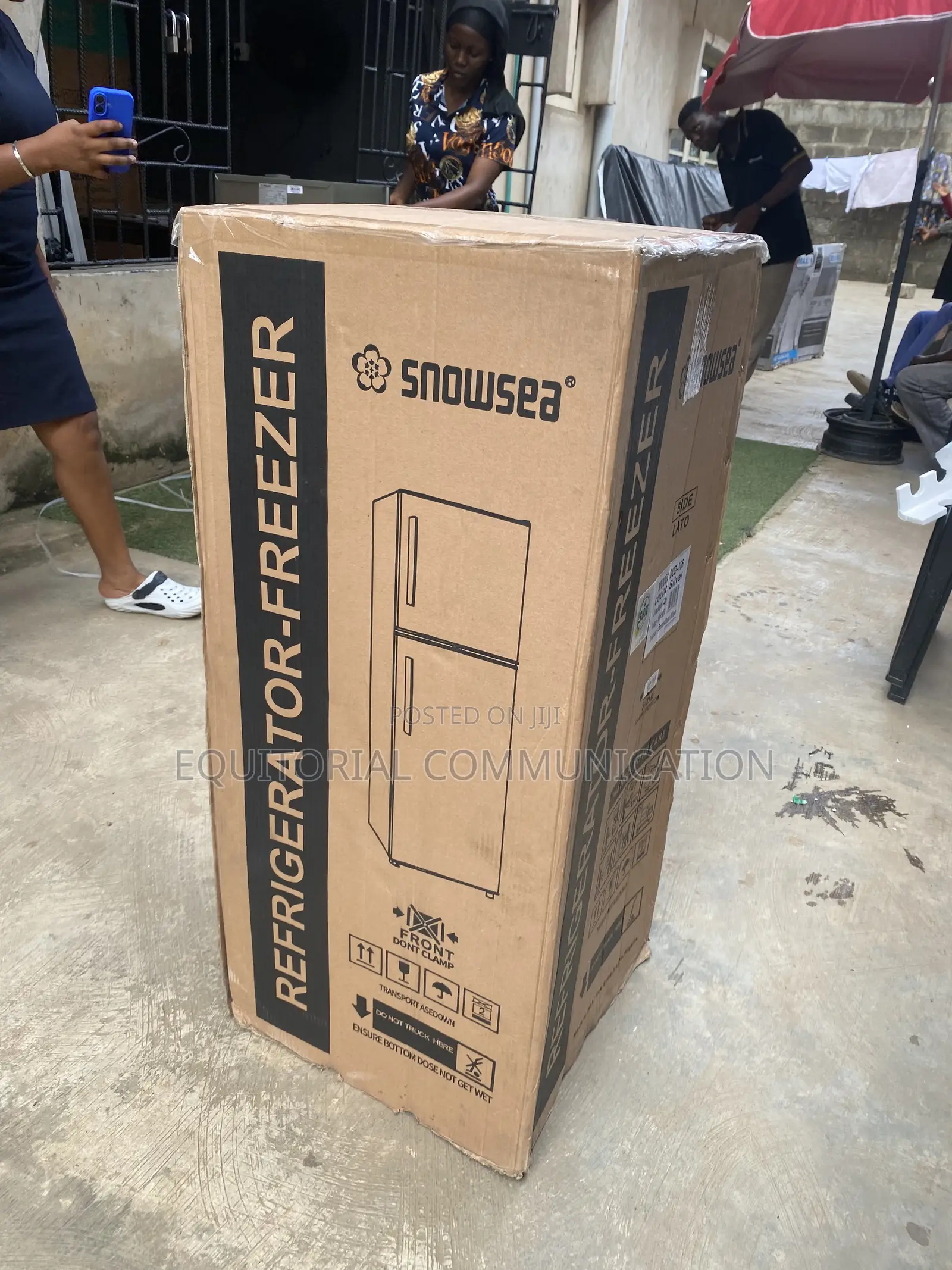 Snowsea BCD-166 120L Compact Refrigerator With Upper Freezer