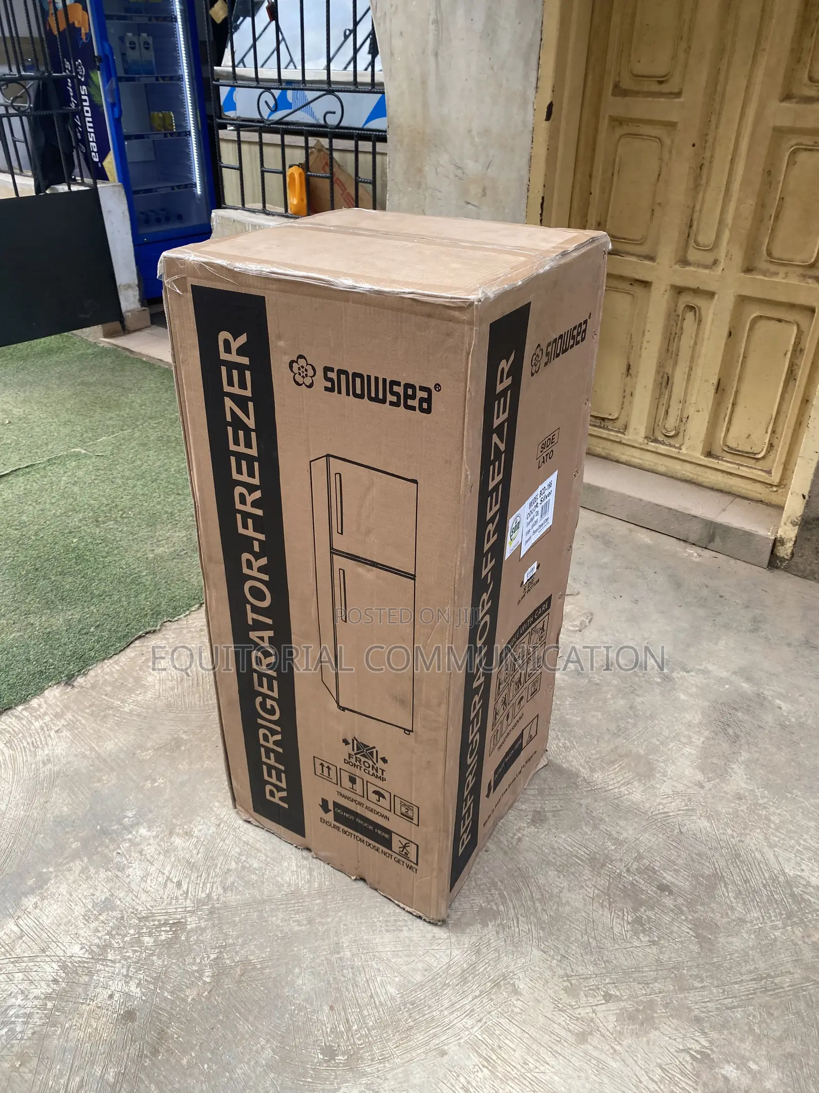 Snowsea BCD-166 120L Top Freezer Fridge for Everyday Groceries