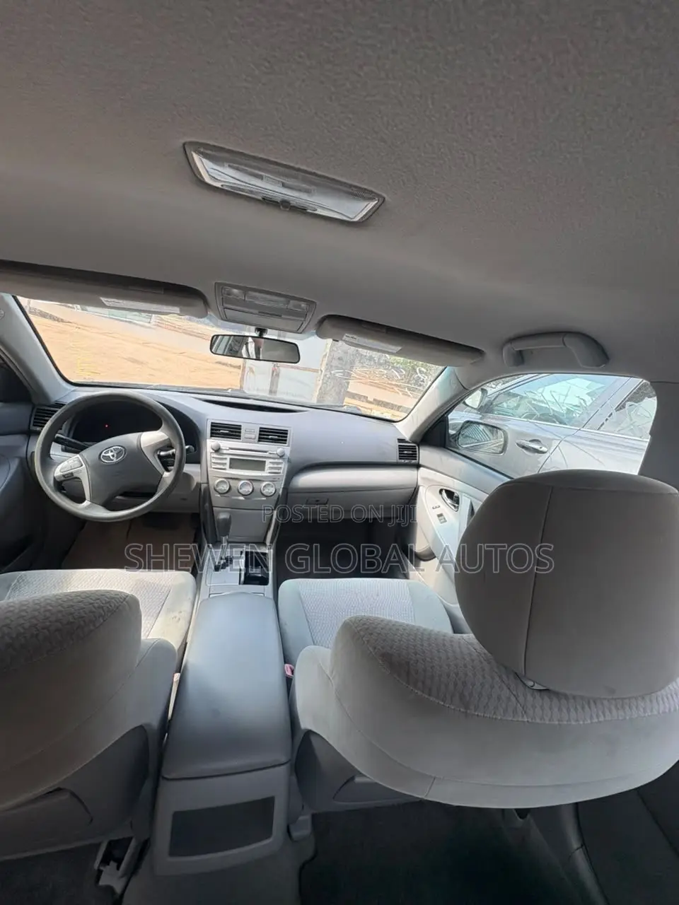 Toyota Camry LE 4dr Sedan (2.5L 4cyl 6A) 2011 Gray